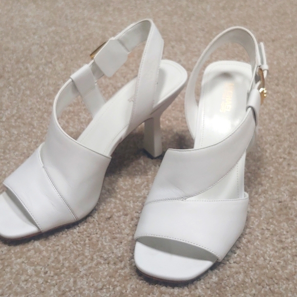 Michael Kors Cleo Sandals - Picture 1 of 6